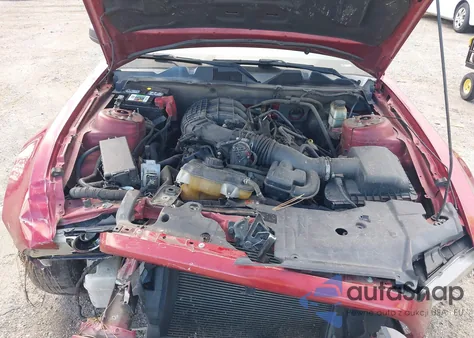 2014 Ford Mustang V6 z USA, uszkodzony, nr VIN 1ZVBP8AM5E5211979